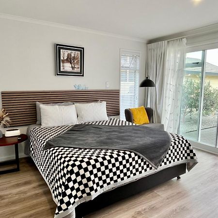 Lakeside Cozy Studio Taupo Ngoại thất bức ảnh